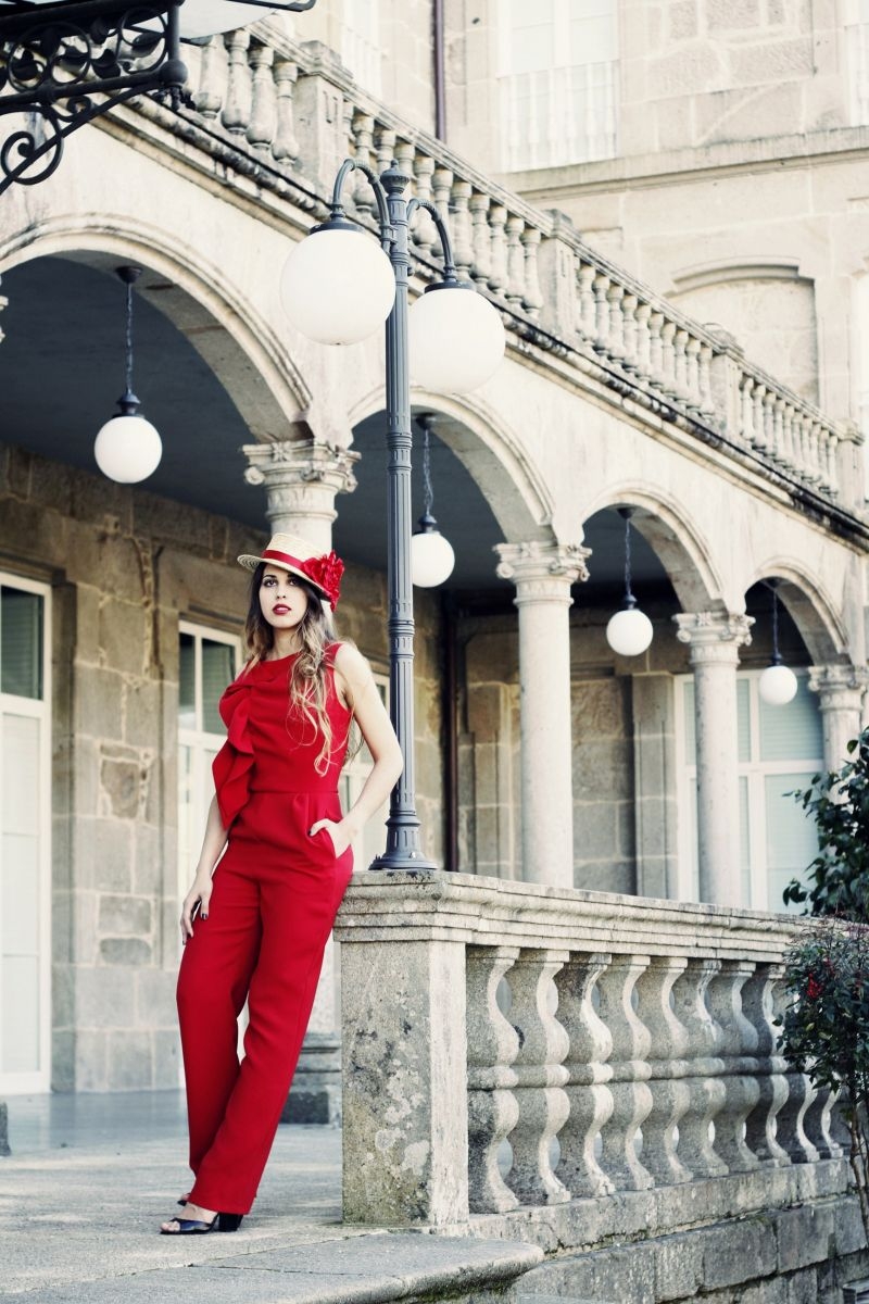 jumpsuit mono de vestir rojo con volante para boda arimoka